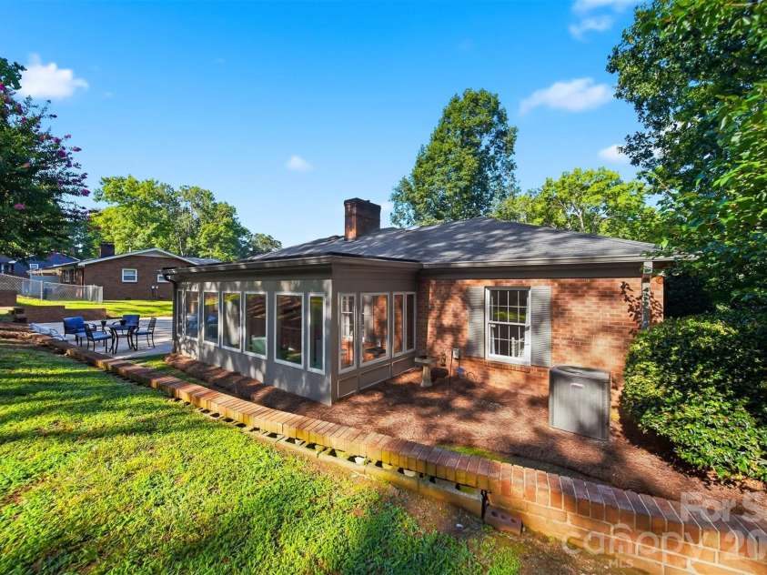 1240 10th Street Lane, Hickory, NC 28601.  MLS# CAR4405096, YatesRealty ID 38928. 