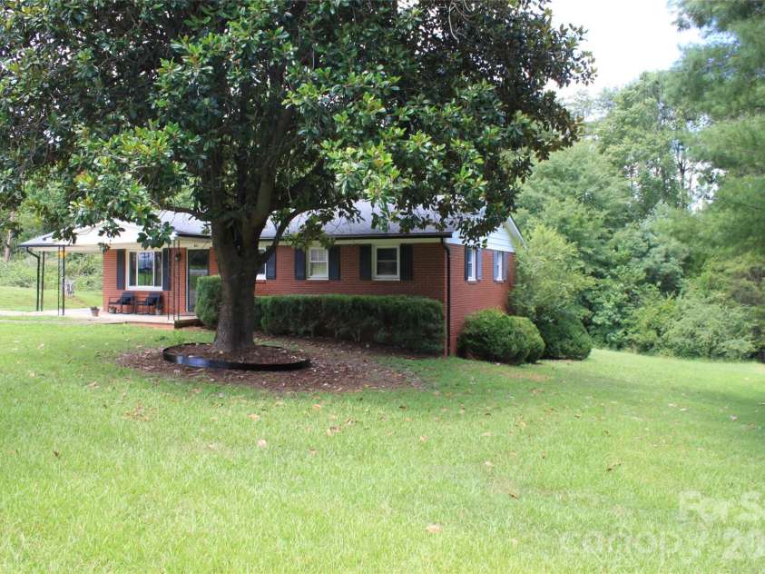 165 Springdale Drive, Spindale, NC 28160.  MLS# CAR4405180, YatesRealty ID 38929. 