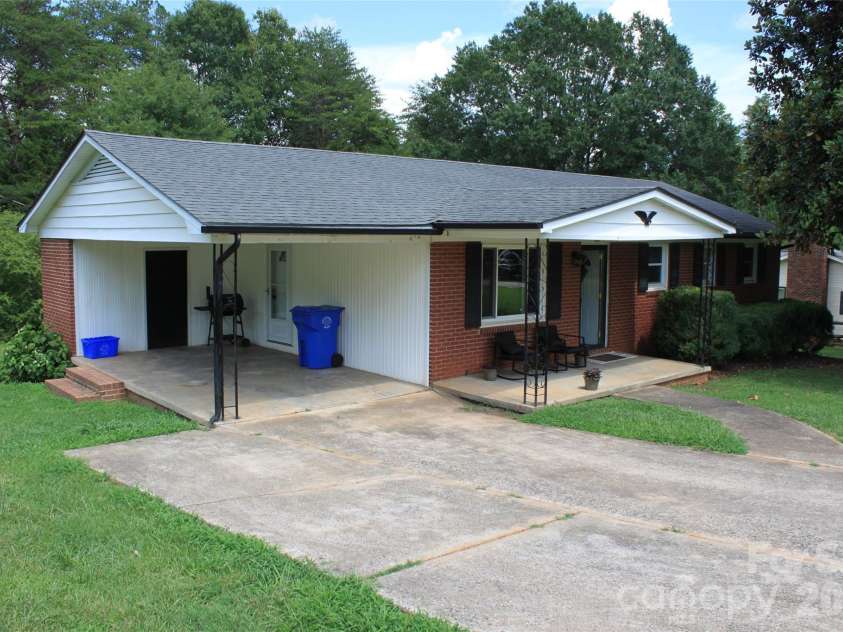 165 Springdale Drive, Spindale, NC 28160.  MLS# CAR4405180, YatesRealty ID 38929. 