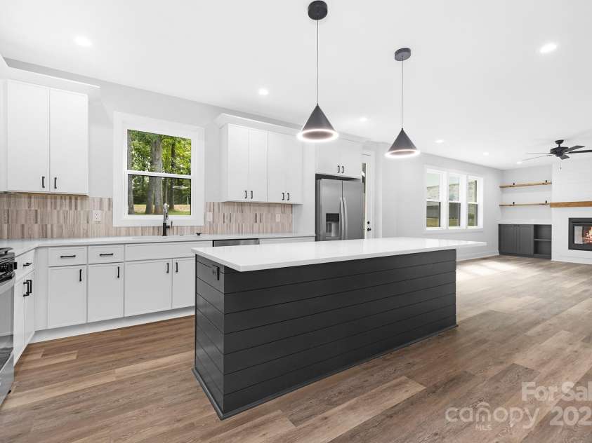 16325 Riverpointe Drive, Charlotte, NC 28278.  MLS# CAR4294871, YatesRealty ID 3893. 