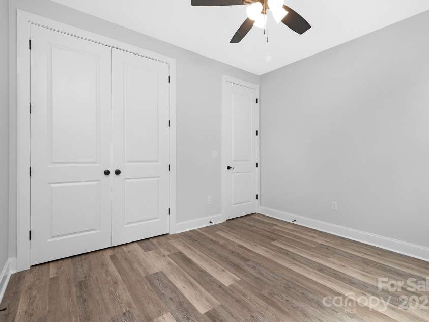 16325 Riverpointe Drive, Charlotte, NC 28278.  MLS# CAR4294871, YatesRealty ID 3893. 