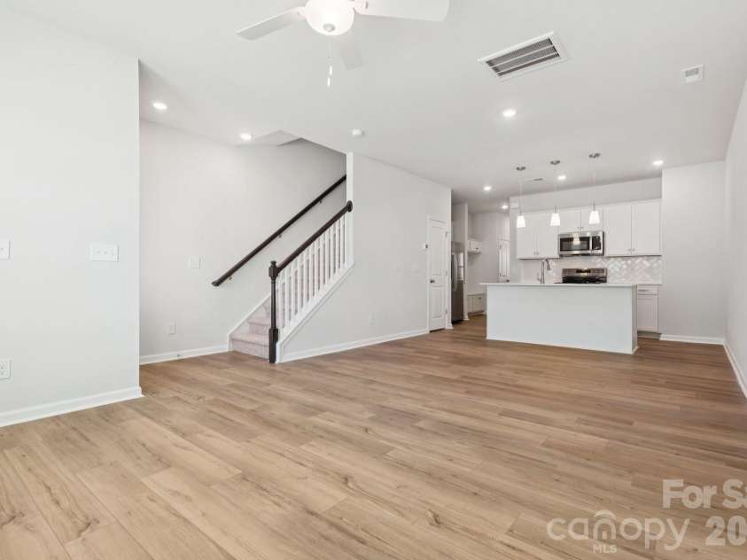 5106 Orchardview Way, Charlotte, NC 28216.  MLS# CAR4335326, YatesRealty ID 3893. Great Room