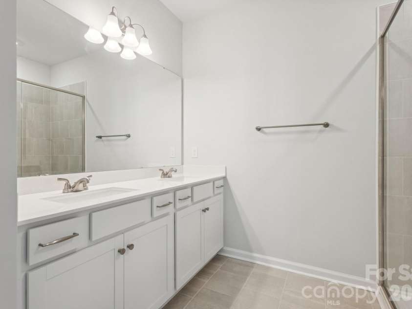 5106 Orchardview Way, Charlotte, NC 28216.  MLS# CAR4335326, YatesRealty ID 3893. Primary Bath with Dual Quartz Vanity