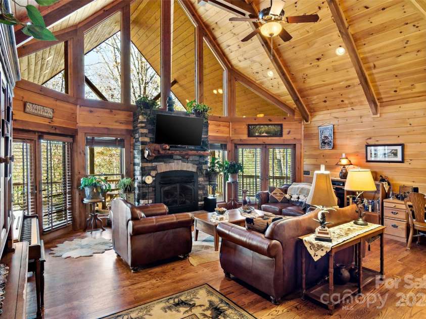 65,59, 163 Gypsy Mountain Road, Marion, NC 28752.  MLS# CAR4199676, YatesRealty ID 3893. 163 - Living Room