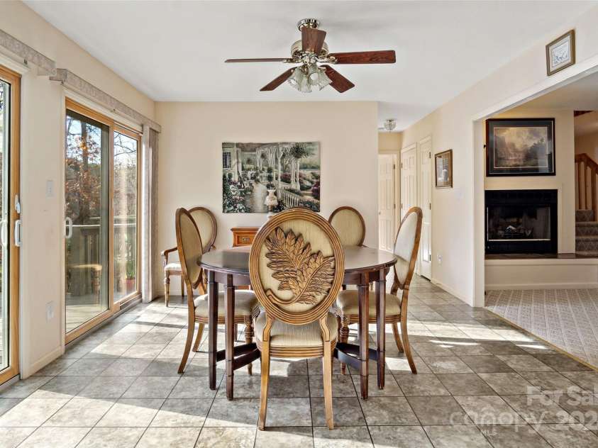 65,59, 163 Gypsy Mountain Road, Marion, NC 28752.  MLS# CAR4199676, YatesRealty ID 3893. 65 - Dining Area