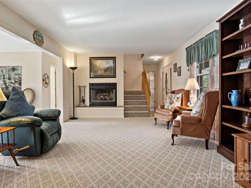 65,59, 163 Gypsy Mountain Road, Marion, NC 28752.  MLS# CAR4199676, YatesRealty ID 3893. 65 - Living Room