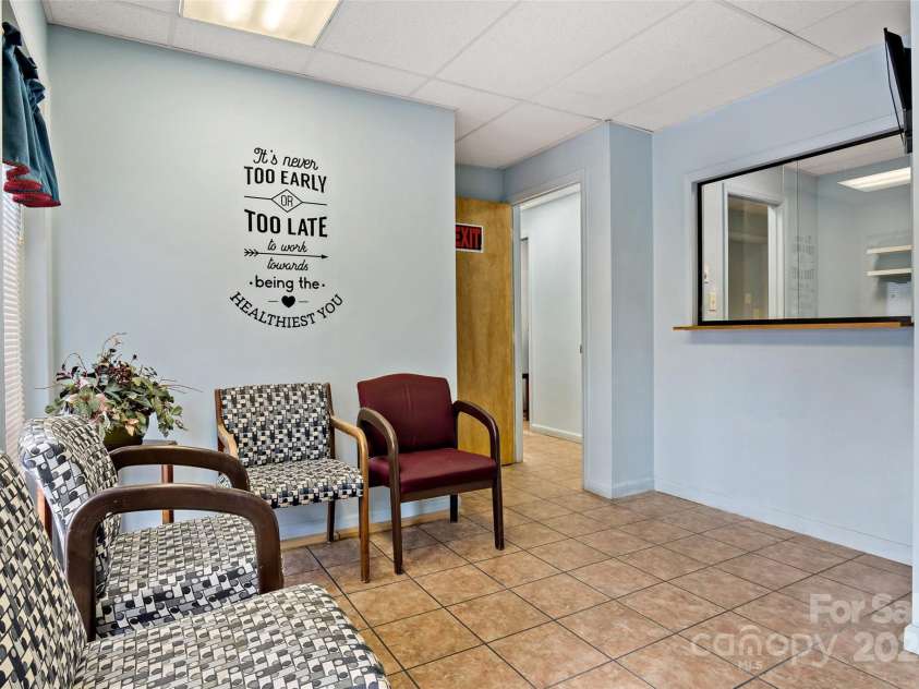 65,59, 163 Gypsy Mountain Road, Marion, NC 28752.  MLS# CAR4199676, YatesRealty ID 3893. Office