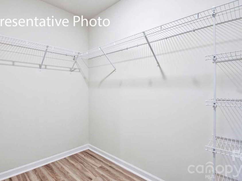 672 13th Avenue Drive, Hickory, NC 28601.  MLS# CAR4406369, YatesRealty ID 38930. 