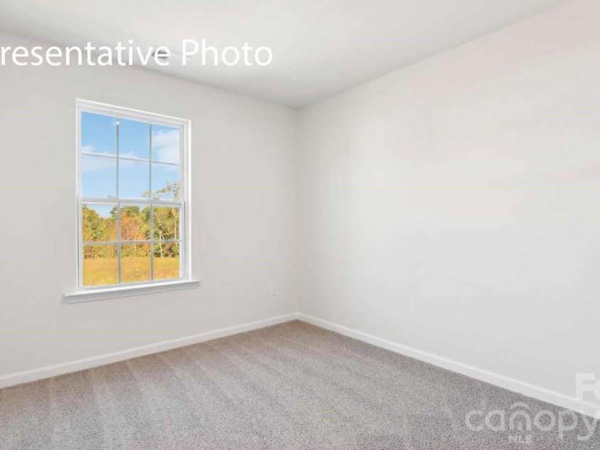 672 13th Avenue Drive, Hickory, NC 28601.  MLS# CAR4406369, YatesRealty ID 38930. 