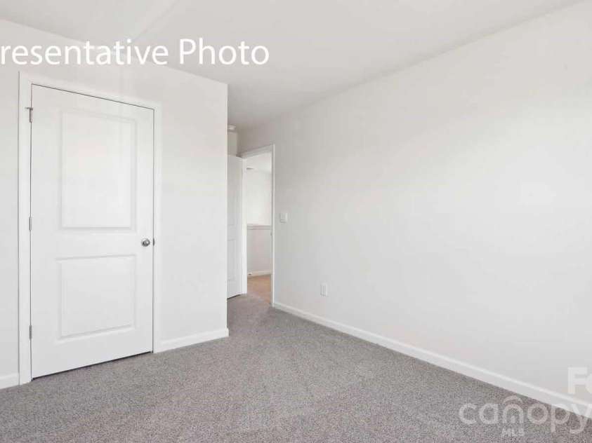 672 13th Avenue Drive, Hickory, NC 28601.  MLS# CAR4406369, YatesRealty ID 38930. 