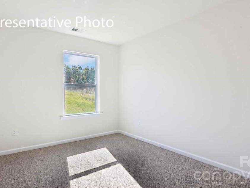 672 13th Avenue Drive, Hickory, NC 28601.  MLS# CAR4406369, YatesRealty ID 38930. 