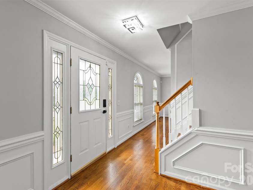 1005 Lisa Run Drive, Kernersville, NC 27284.  MLS# CAR4406293, YatesRealty ID 38931. 