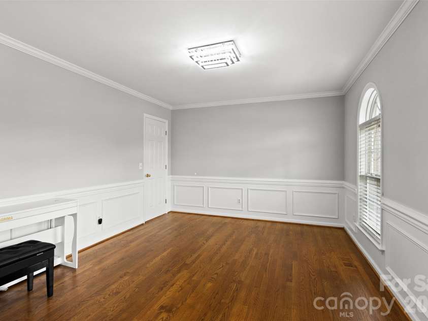 1005 Lisa Run Drive, Kernersville, NC 27284.  MLS# CAR4406293, YatesRealty ID 38931. 