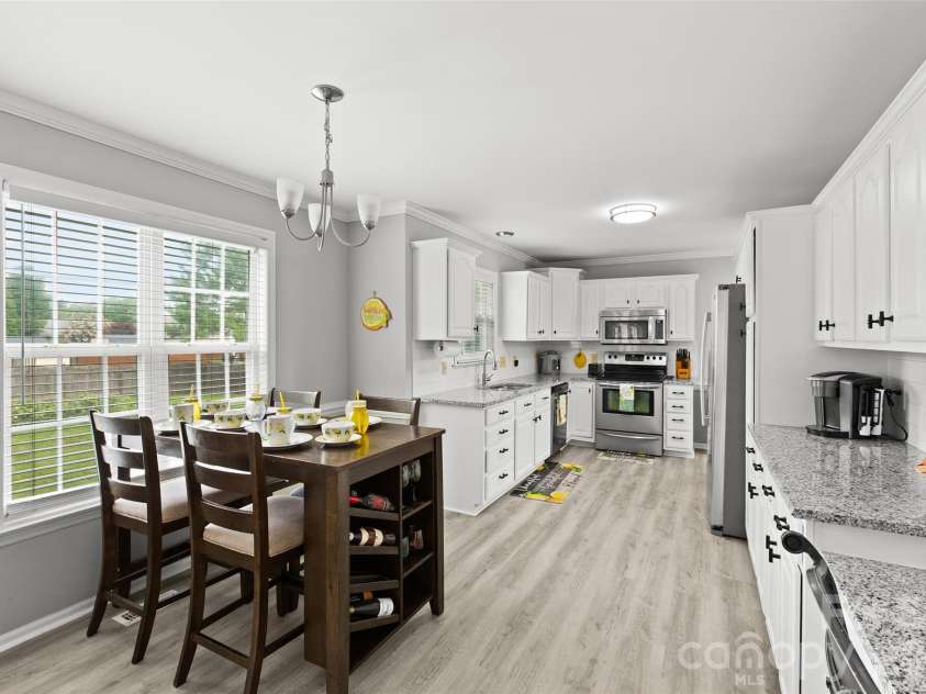 1005 Lisa Run Drive, Kernersville, NC 27284.  MLS# CAR4406293, YatesRealty ID 38931. 