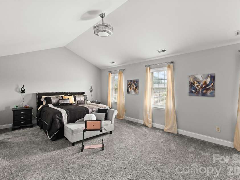 1005 Lisa Run Drive, Kernersville, NC 27284.  MLS# CAR4406293, YatesRealty ID 38931. 