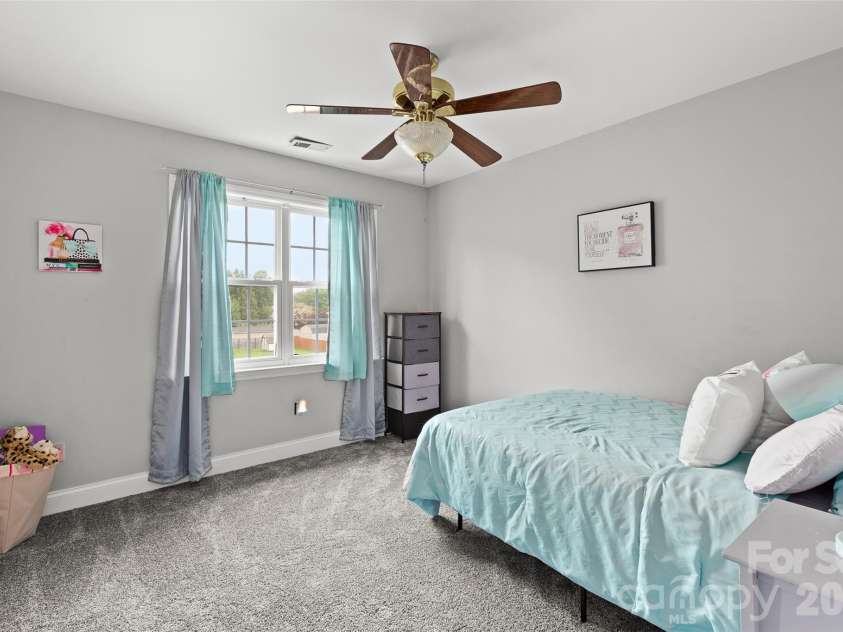 1005 Lisa Run Drive, Kernersville, NC 27284.  MLS# CAR4406293, YatesRealty ID 38931. 