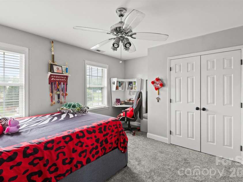 1005 Lisa Run Drive, Kernersville, NC 27284.  MLS# CAR4406293, YatesRealty ID 38931. 