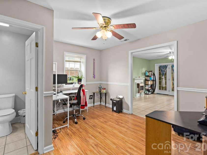 1005 Lisa Run Drive, Kernersville, NC 27284.  MLS# CAR4406293, YatesRealty ID 38931. 