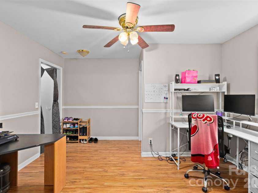 1005 Lisa Run Drive, Kernersville, NC 27284.  MLS# CAR4406293, YatesRealty ID 38931. 