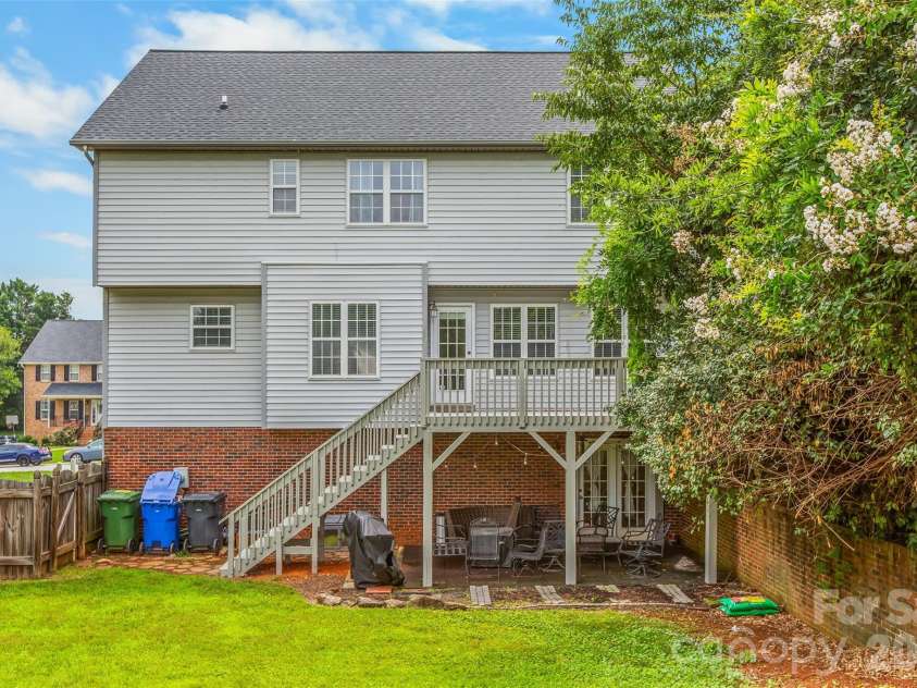1005 Lisa Run Drive, Kernersville, NC 27284.  MLS# CAR4406293, YatesRealty ID 38931. 
