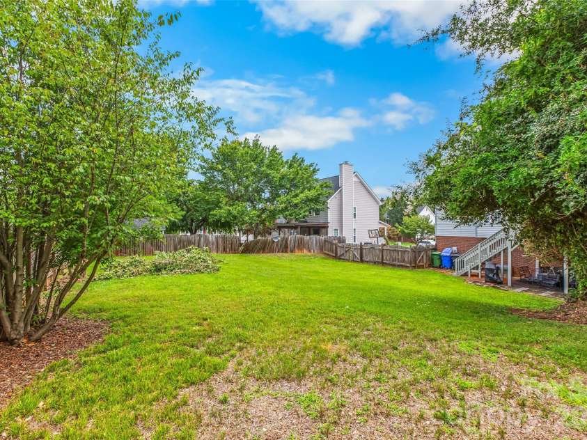 1005 Lisa Run Drive, Kernersville, NC 27284.  MLS# CAR4406293, YatesRealty ID 38931. 