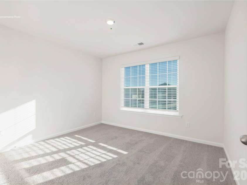 605 17th Avenue Drive, Hickory, NC 28601.  MLS# CAR4406380, YatesRealty ID 38932. 