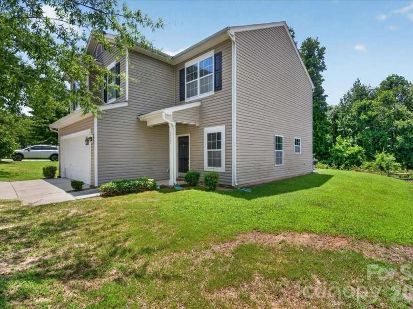 3323 Mortemer Lane, Charlotte, NC 28262.  MLS# CAR4405614, YatesRealty ID 38933. 