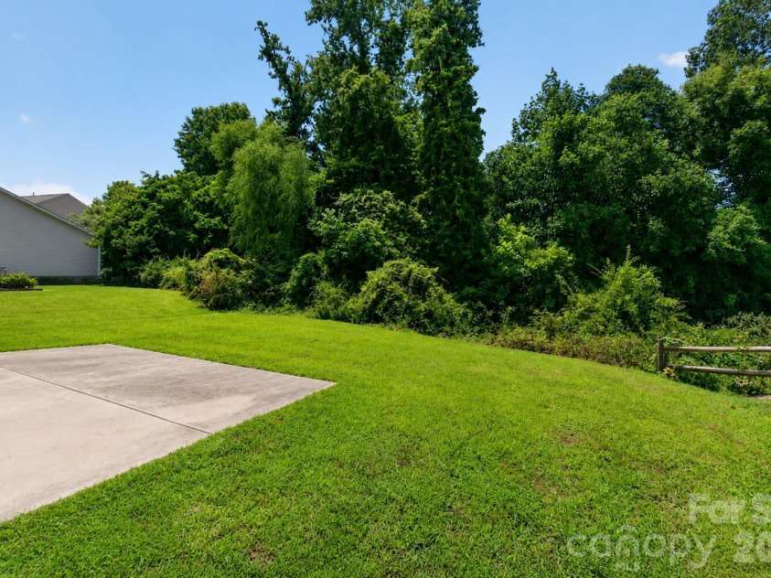 3323 Mortemer Lane, Charlotte, NC 28262.  MLS# CAR4405614, YatesRealty ID 38933. 
