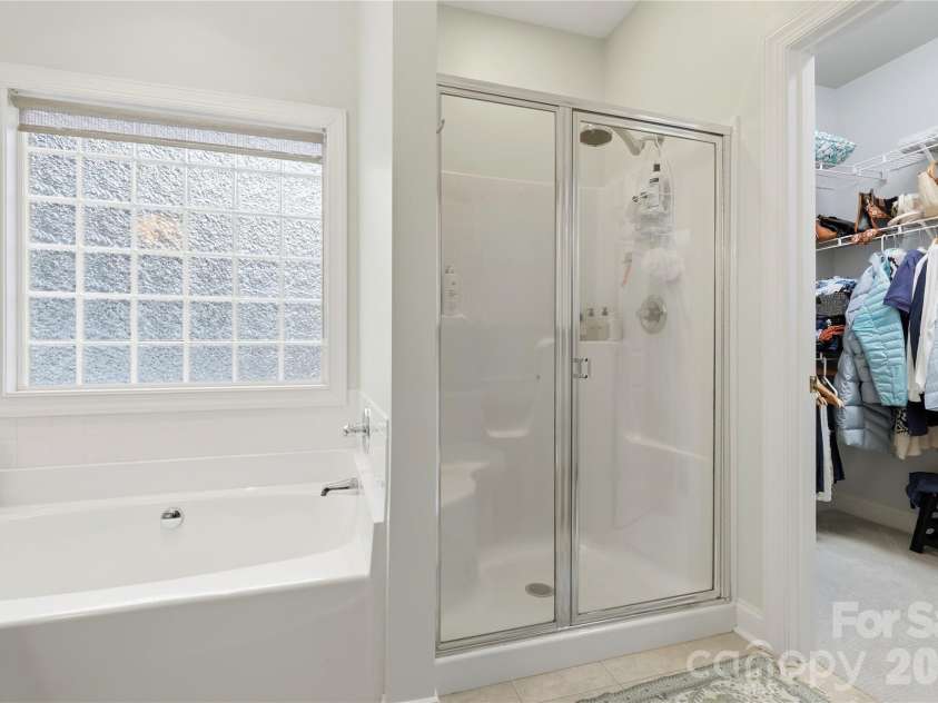 1248 Curry Way, Matthews, NC 28104.  MLS# CAR4406039, YatesRealty ID 38938. 