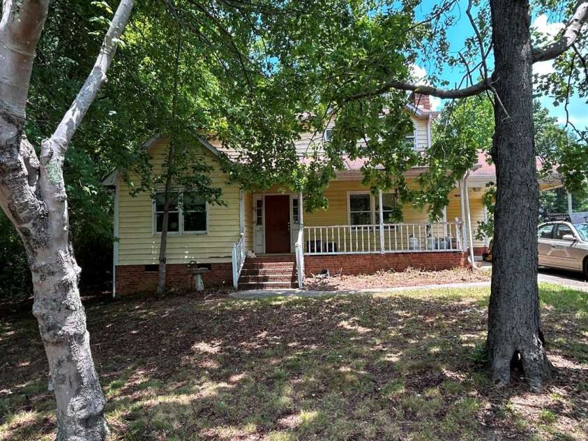 648 Tracy Lane, Gastonia, NC 28056.  MLS# CAR4400403, YatesRealty ID 38939. 