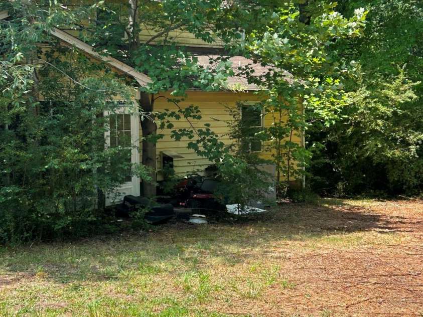 648 Tracy Lane, Gastonia, NC 28056.  MLS# CAR4400403, YatesRealty ID 38939. 