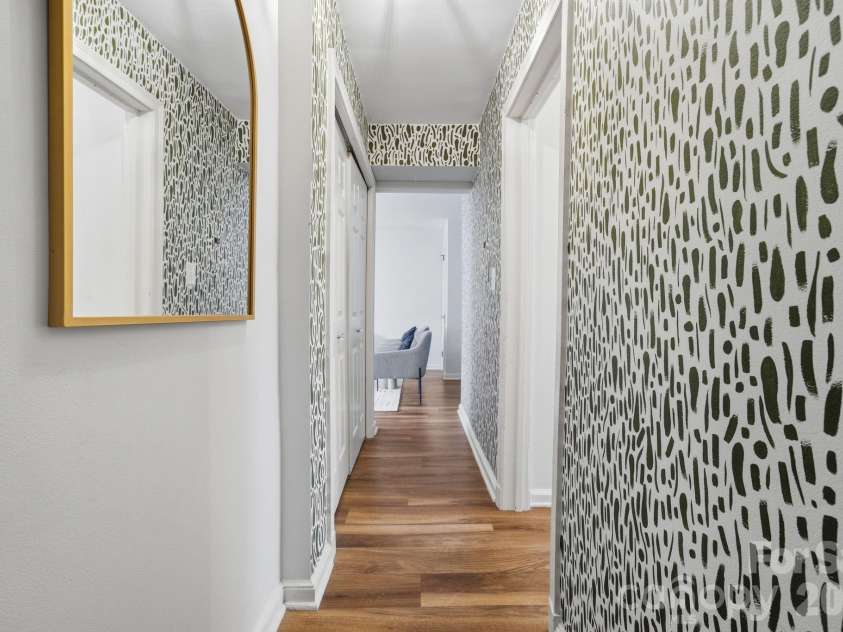 102 Colville Road, Charlotte, NC 28207.  MLS# CAR4343535, YatesRealty ID 3894. 