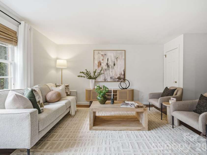 102 Colville Road, Charlotte, NC 28207.  MLS# CAR4343535, YatesRealty ID 3894. 