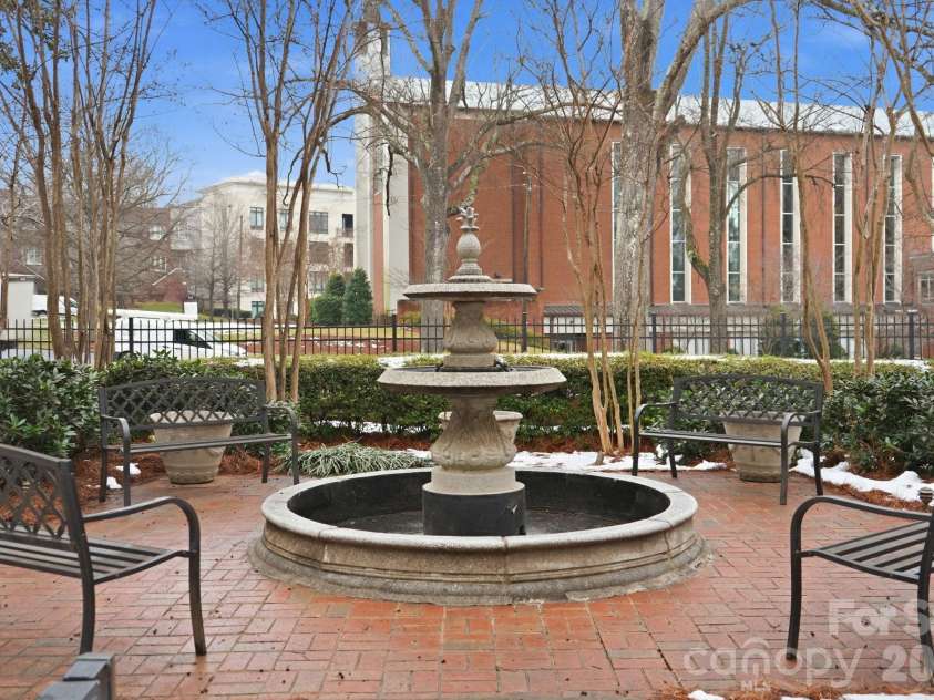 102 Colville Road, Charlotte, NC 28207.  MLS# CAR4343535, YatesRealty ID 3894. 