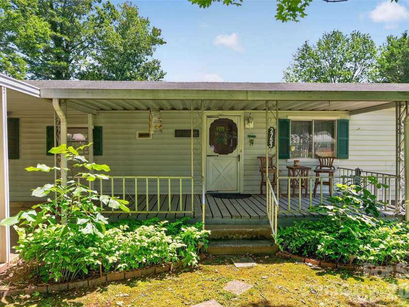 2753 Fairwood Drive, Hudson, NC 28638.  MLS# CAR4406379, YatesRealty ID 38940. 