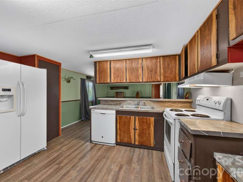 2753 Fairwood Drive, Hudson, NC 28638.  MLS# CAR4406379, YatesRealty ID 38940. 
