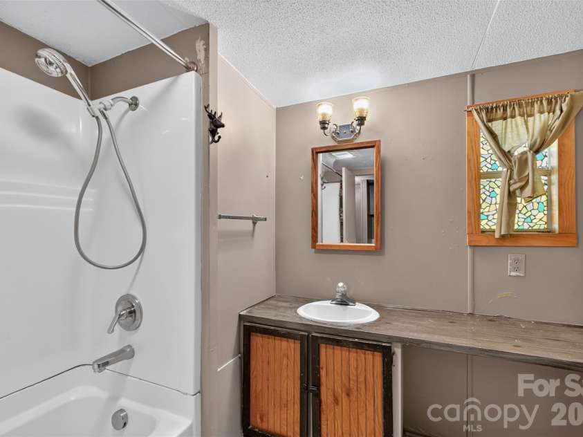 2753 Fairwood Drive, Hudson, NC 28638.  MLS# CAR4406379, YatesRealty ID 38940. 