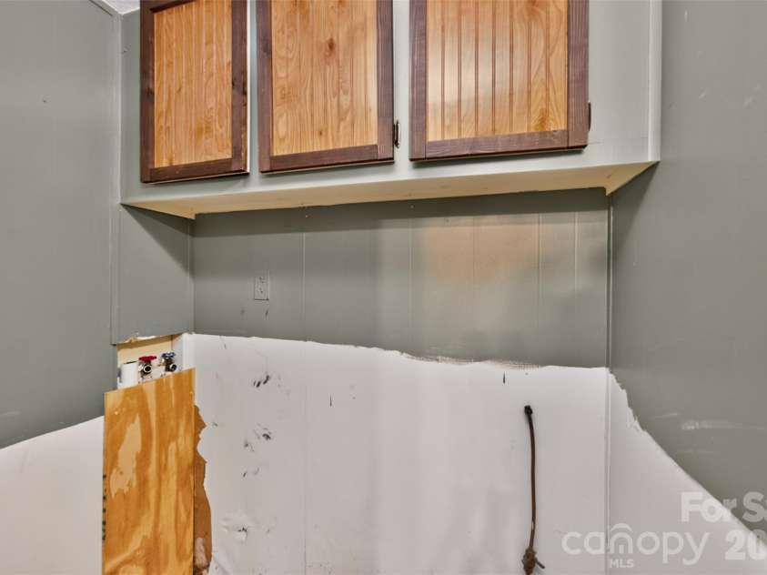 2753 Fairwood Drive, Hudson, NC 28638.  MLS# CAR4406379, YatesRealty ID 38940. 