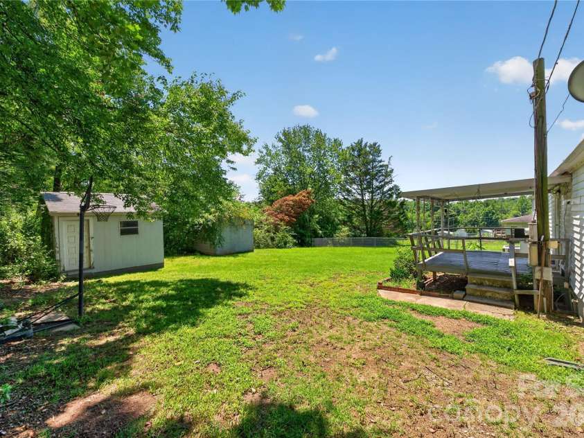 2753 Fairwood Drive, Hudson, NC 28638.  MLS# CAR4406379, YatesRealty ID 38940. 