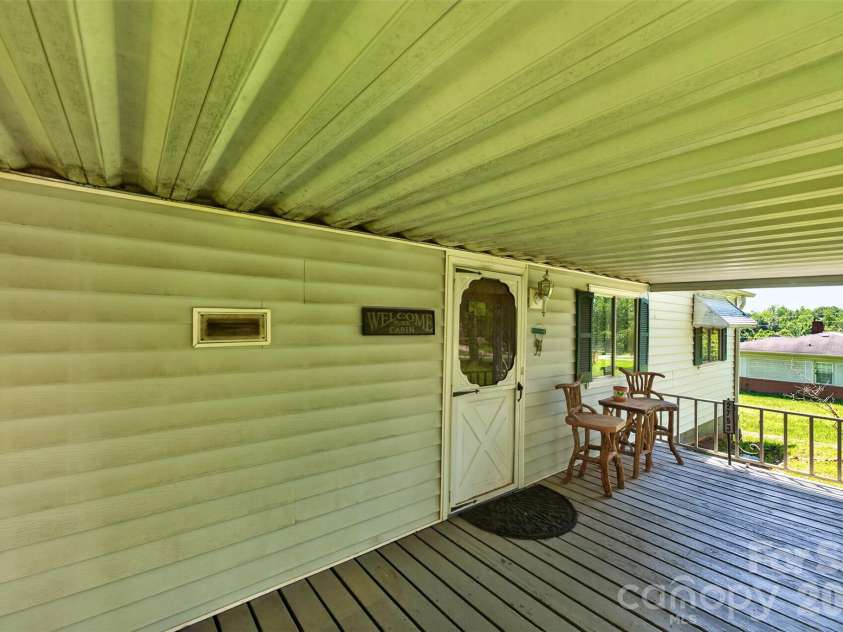 2753 Fairwood Drive, Hudson, NC 28638.  MLS# CAR4406379, YatesRealty ID 38940. 