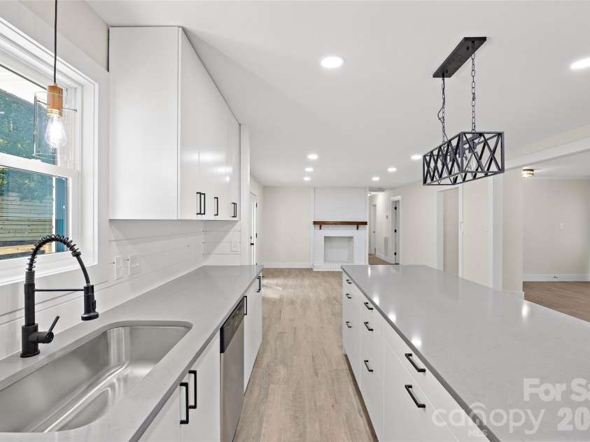 8033 Ritter Drive, Charlotte, NC 28270.  MLS# CAR4406196, YatesRealty ID 38942. 