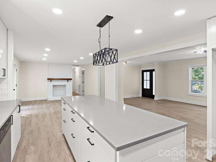8033 Ritter Drive, Charlotte, NC 28270.  MLS# CAR4406196, YatesRealty ID 38942. 