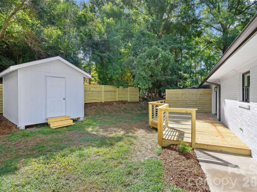 8033 Ritter Drive, Charlotte, NC 28270.  MLS# CAR4406196, YatesRealty ID 38942. 
