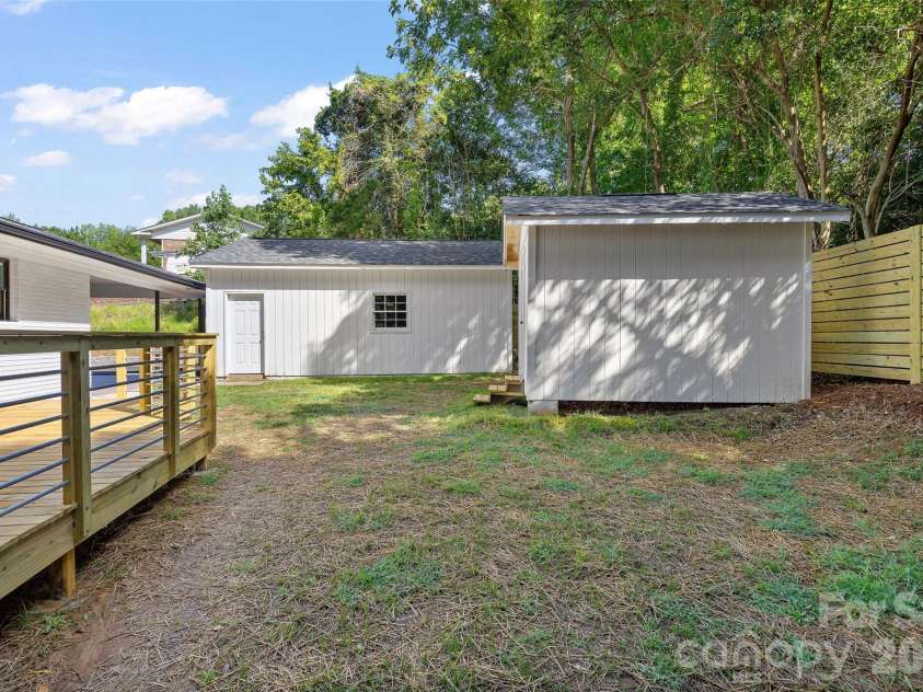 8033 Ritter Drive, Charlotte, NC 28270.  MLS# CAR4406196, YatesRealty ID 38942. 