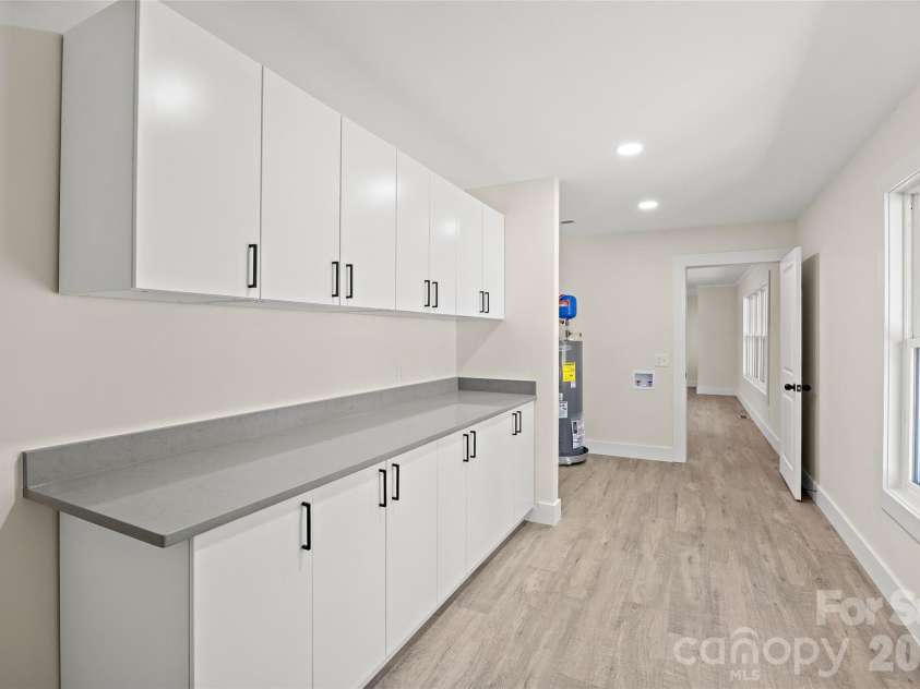 8033 Ritter Drive, Charlotte, NC 28270.  MLS# CAR4406196, YatesRealty ID 38942. Laundry
