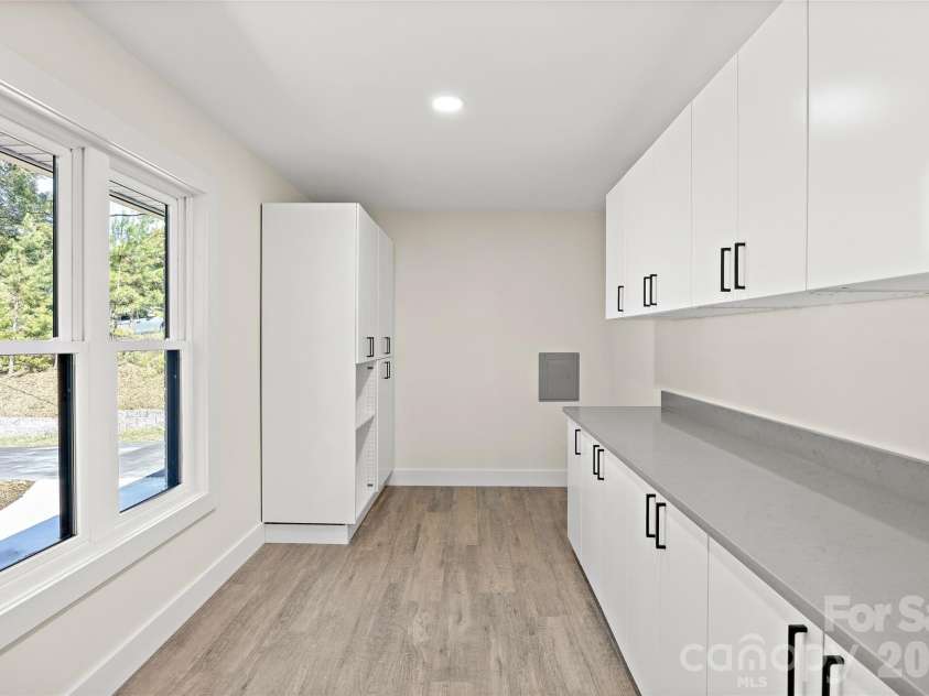 8033 Ritter Drive, Charlotte, NC 28270.  MLS# CAR4406196, YatesRealty ID 38942. Laundry