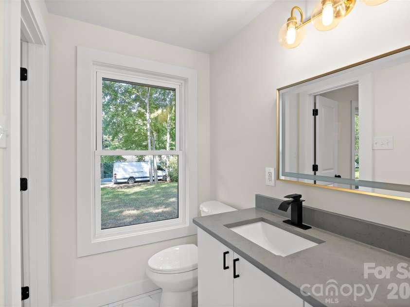 8033 Ritter Drive, Charlotte, NC 28270.  MLS# CAR4406196, YatesRealty ID 38942. Primary bath