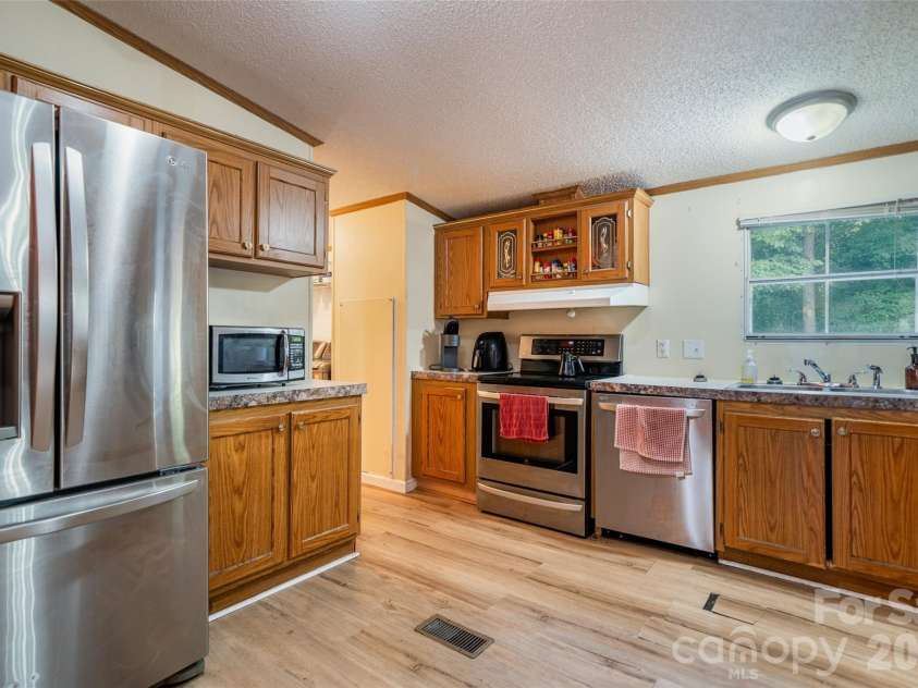 479 McDade Road, Tryon, NC 28782.  MLS# CAR4406506, YatesRealty ID 38949. 