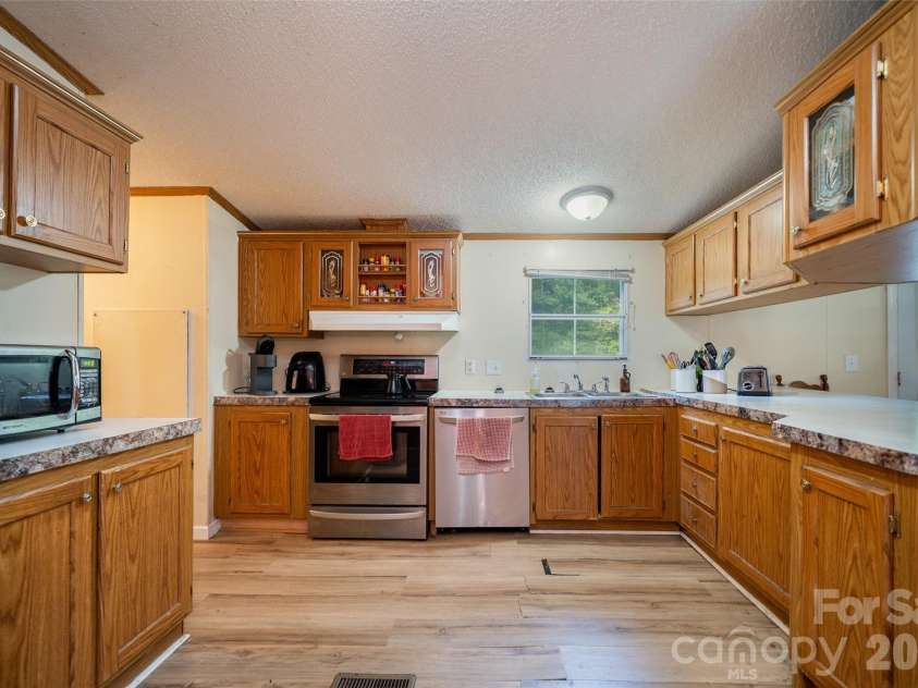 479 McDade Road, Tryon, NC 28782.  MLS# CAR4406506, YatesRealty ID 38949. 
