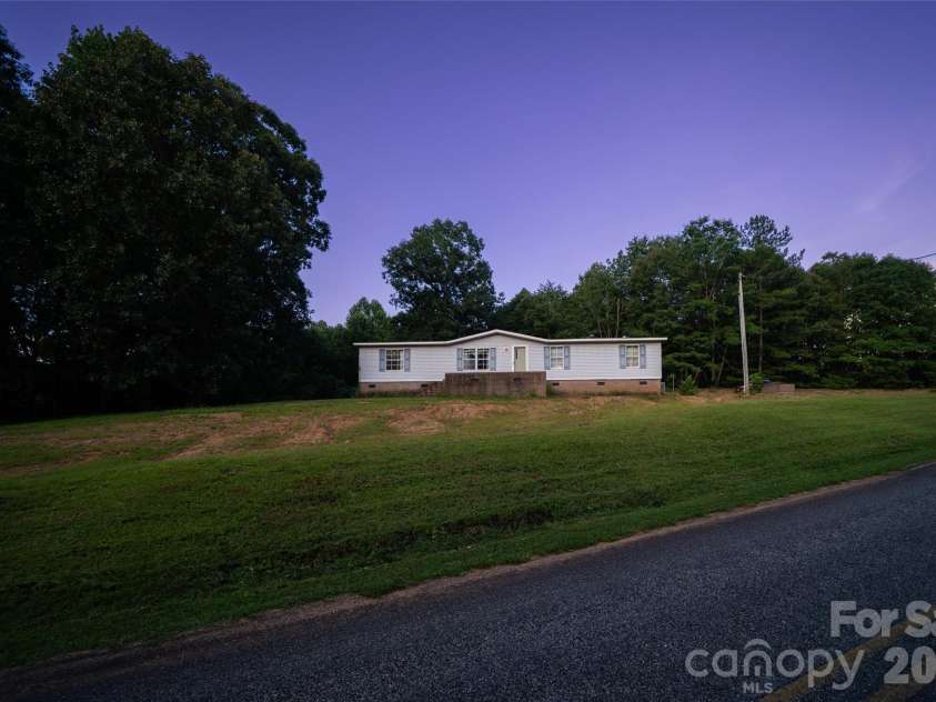 479 McDade Road, Tryon, NC 28782.  MLS# CAR4406506, YatesRealty ID 38949. 